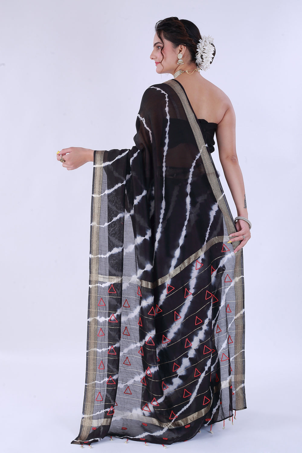 Trikon Kaali Saree – Triangle of Grace - Nirsha